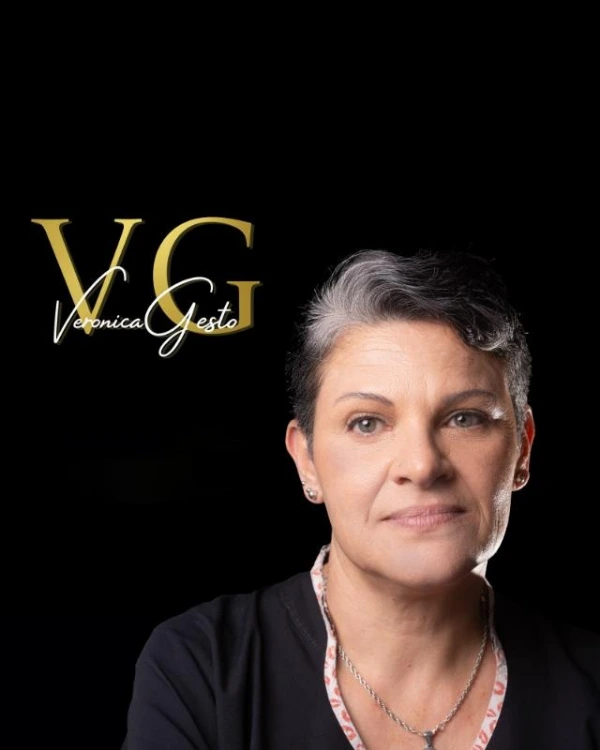 Verónica Gesto — Cosmiatra e Instructora Docente